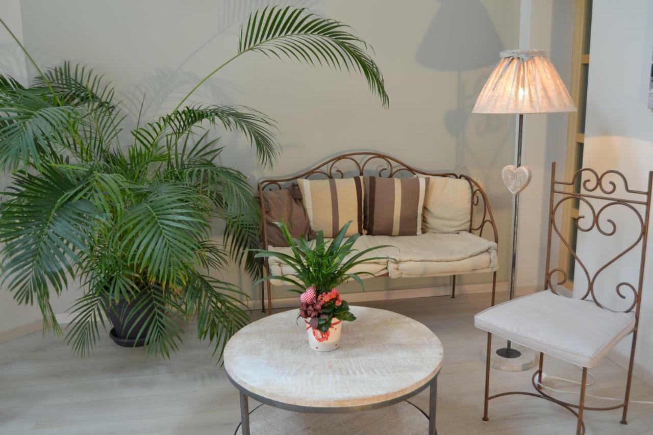 Le Logis De Saint-Martin Bed and Breakfast Haute-Goulaine Exteriör bild